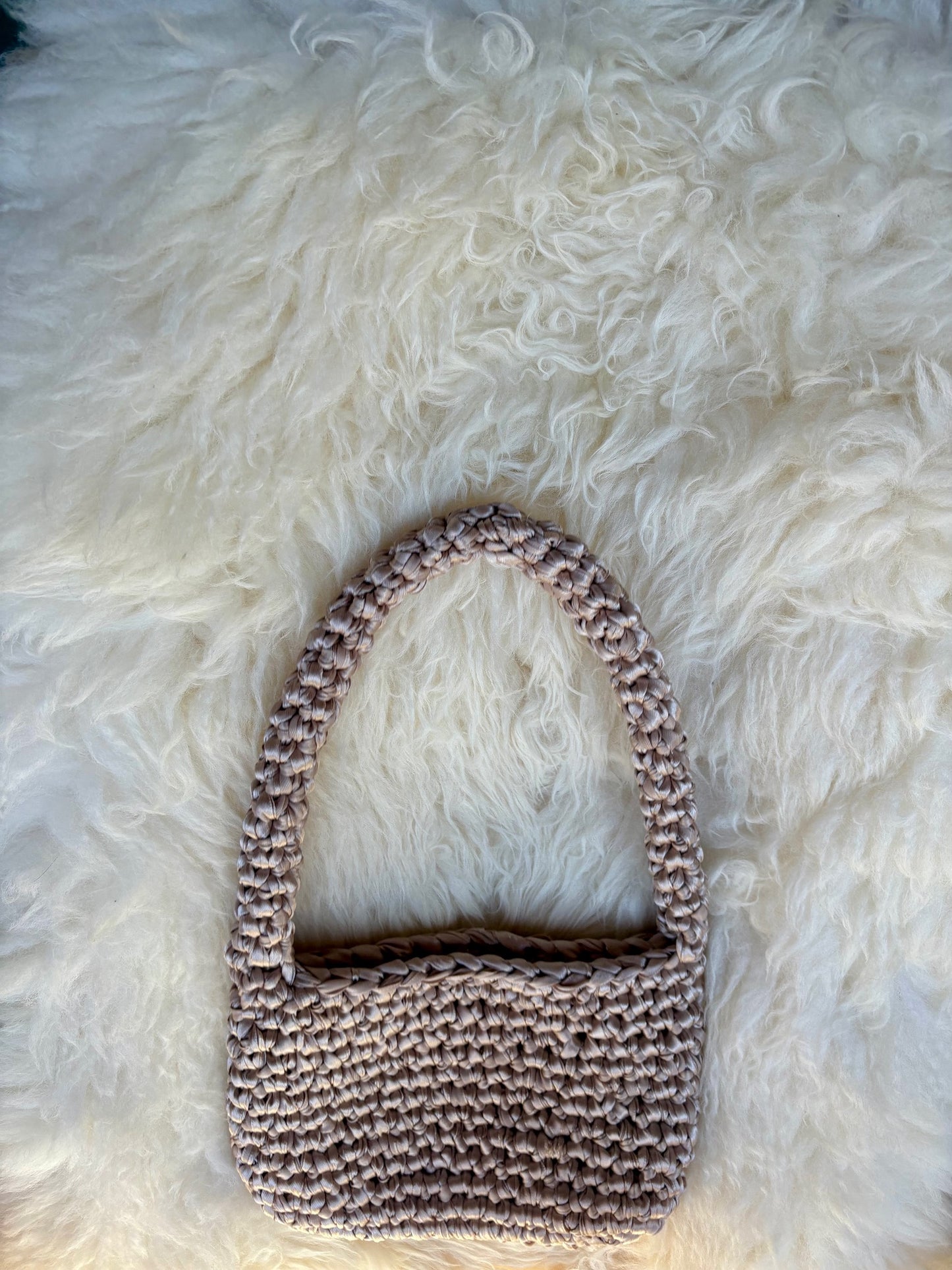 Benedetta - Borsa in raso fatta a mano β